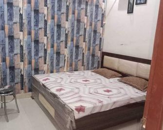 Mangalam guest house - Jaunpur - Bedroom