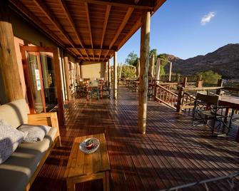 Klein-Aus Vista Desert Horse Inn - Aus - Patio