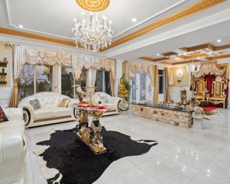 Royal Boutique Hotel - Surrey - Lobby