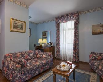 La Pineta dei Liberti - Ardea - Living room