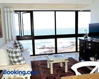 Shells Cozy on-the-beach Hideaway - Umhlali - Living room