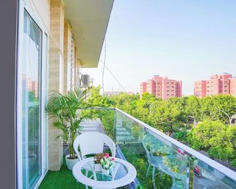 Fabhotel Grihum 56 - Noida - Recepce