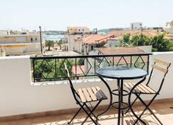 Charming 2-bedroom Apartment Close to Amenities - Porto Cheli - Balcony