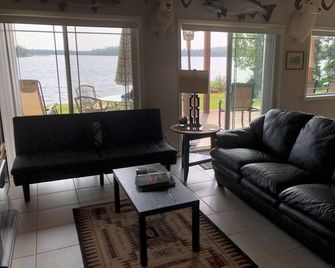 Lakefront Alaskan Home - Epic Views, Float Planes, Near Town - Soldotna - Soggiorno