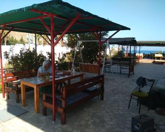 Modamotel - Yanişli - Patio