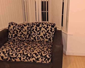 Tranquil Neston Grove Retreat in Birmingham - Birmingham - Pokój dzienny