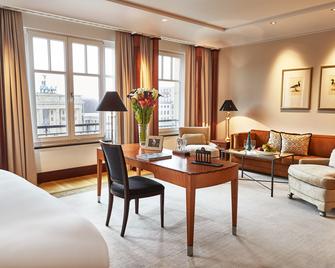 Hotel Adlon Kempinski Berlin - Berlin - Living room