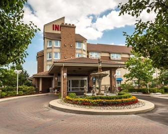 Monte Carlo Inn - Brampton Suites - Brampton - Building