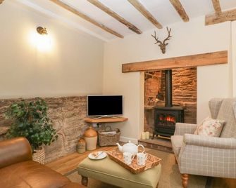 Pool Cottage, Pet Friendly, Character Holiday Cottage In Eardisley - Hereford - Living room
