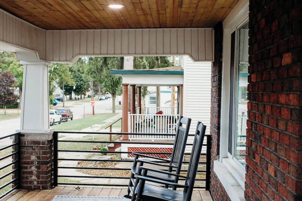 Newly Remodeled 3 Bed/1 Bath Duplex - Unit A - Big Rapids - Innenhof