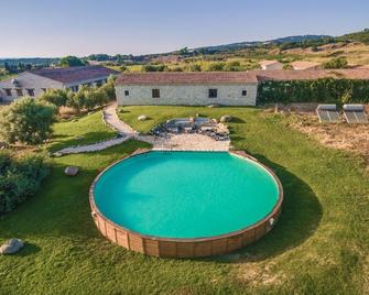 d Pietraia 10B Bilo - Badesi - Piscina