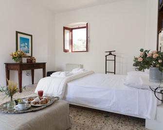 Agriturismo di Serragiumenta - Altomonte - Habitación