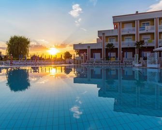 Hotel Olympus - Caorle - Zwembad