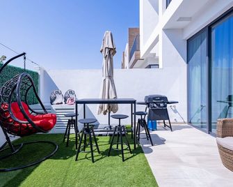 Nasma Luxury Stays- Ras Al Khaimah - Ras Al Khaimah - Patio