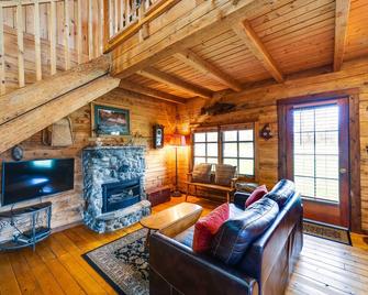 Private Hot Tub Blue Sky Cabin in Sequim - Sequim - Living room