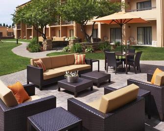 Courtyard by Marriott Minneapolis-St. Paul Airport - Mendota Heights - Patio