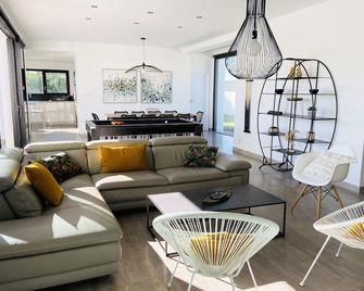 Villa Pool and Beach Bretagne - Plouescat - Sala de estar