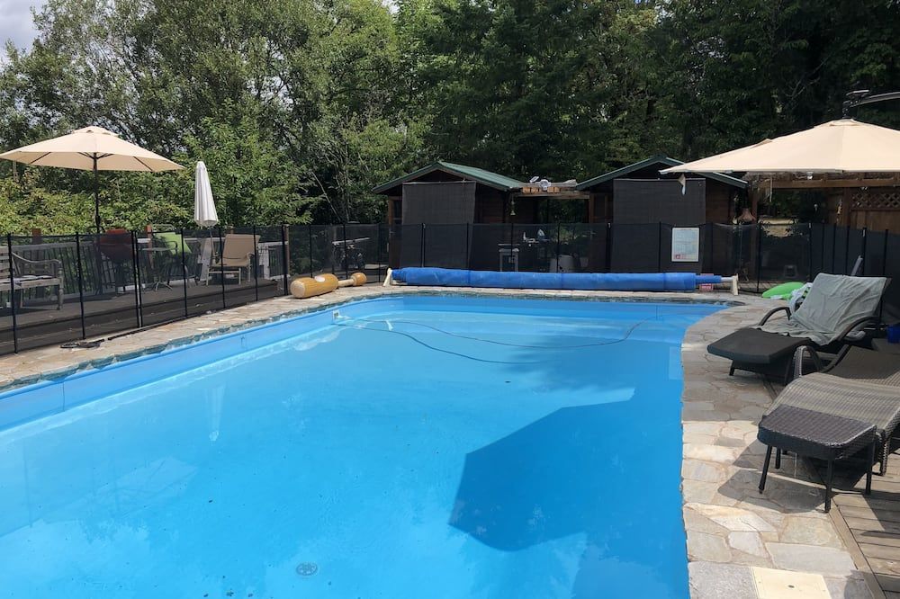 Guest Pool House on Riverfront Estate Inside Molalla State Park