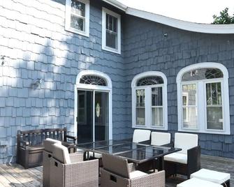 Blue House, Blocks from Ross-Aide, Mackey, Samara House, Birck Golf Complex - West Lafayette - Patio