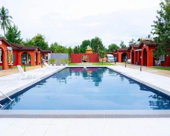 World Cat Hotel & Resort - Bang Saphan - Piscine