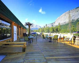 David Thompson Resort - Cline River - Outdoors view