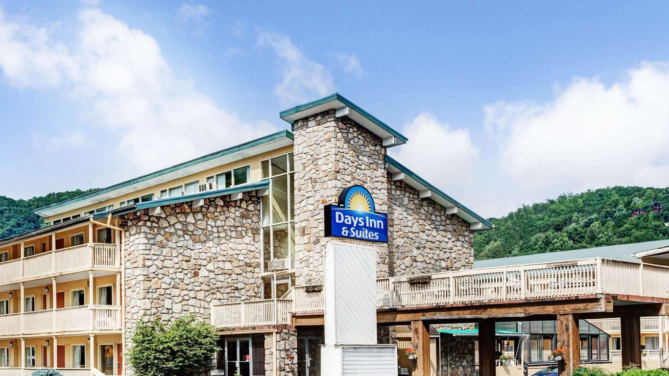 Days Inn & Suites by Wyndham Downtown Gatlinburg Parkway