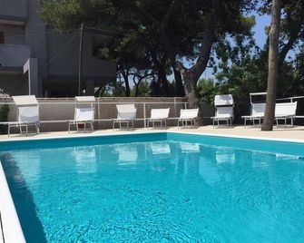 La Villa Della Meda - Tarente - Piscine