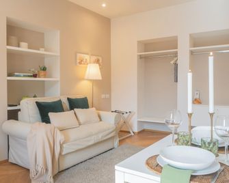 MT Studio by Rent All Como - Como - Huiskamer