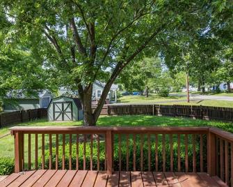 Cottage Home, Great Location Downtown / Airport - Nashville - Balcony