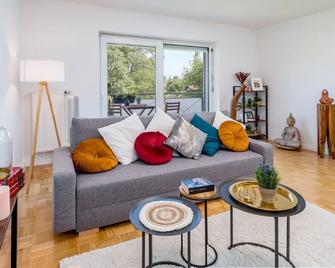 2OG M 65m2 2-Zimmer Wohnung - Freilassing - Living room