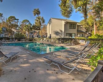 Walk to Forest Beach: Hilton Head Getaway! - Hilton Head Island - Basen