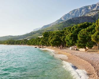 Bluesun Hotel Alga - Tučepi - Platja