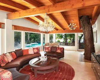 Largo Resort - Key Largo - Living room