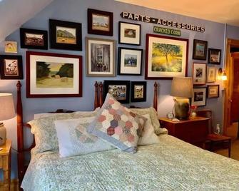 The Dolon House - Jim Thorpe - Bedroom