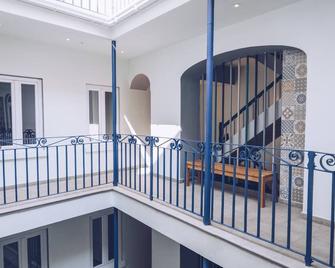 Stunning 2-BR Apartment in The Nook with Lift Access and Prime Central Location - Gibraltar - Balcony