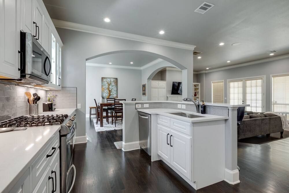 Gorgeous 3-bedroom townhome in Perfect Location! - Dallas - Cocina