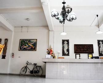 Warna Kedaton Hotel and Meeting - Denpasar - Recepción