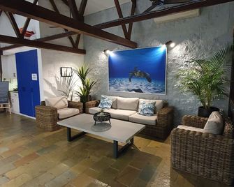 موتور إن كولونيل بالمز - شاطئ إيرلي - ردهة