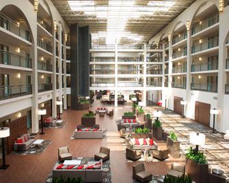 Embassy Suites by Hilton Detroit Livonia Novi - Livonia - Lobby