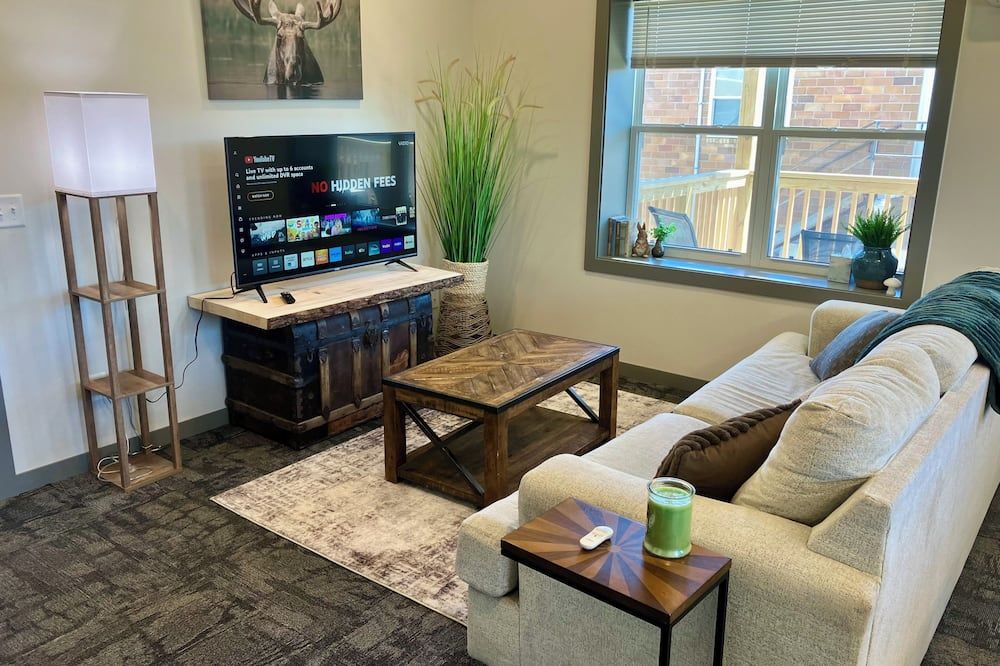 2 Bedroom Apartment - Downtown - Marshall - Obývací pokoj