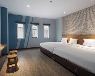 Kama Hotel - Medan - Habitación