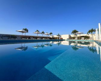 Residence Inn by Marriott Merida - מרידה - בריכה