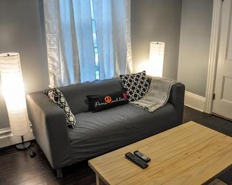 \'The Preston\' Downtown CORE close to everything - Charlottetown - Sala de estar