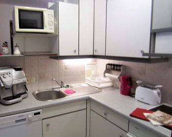 Comfort room Aktiv with shower/WC and balcony - Pension Sonnblickhof - Rauris - Kitchen