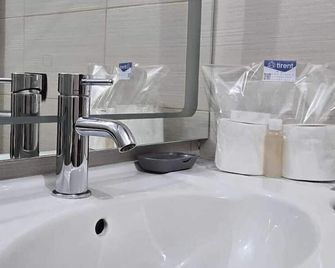 Tirent Apartment-Cozy 2-Bedroom Stay in Don Bosko - Tirana