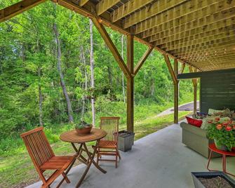 7 Mi to Dtwn Asheville Apartment with Patio - Asheville - Patio
