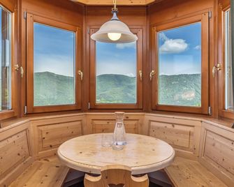 Hotel Tirol- Natural Idyll - Montesover - Comedor