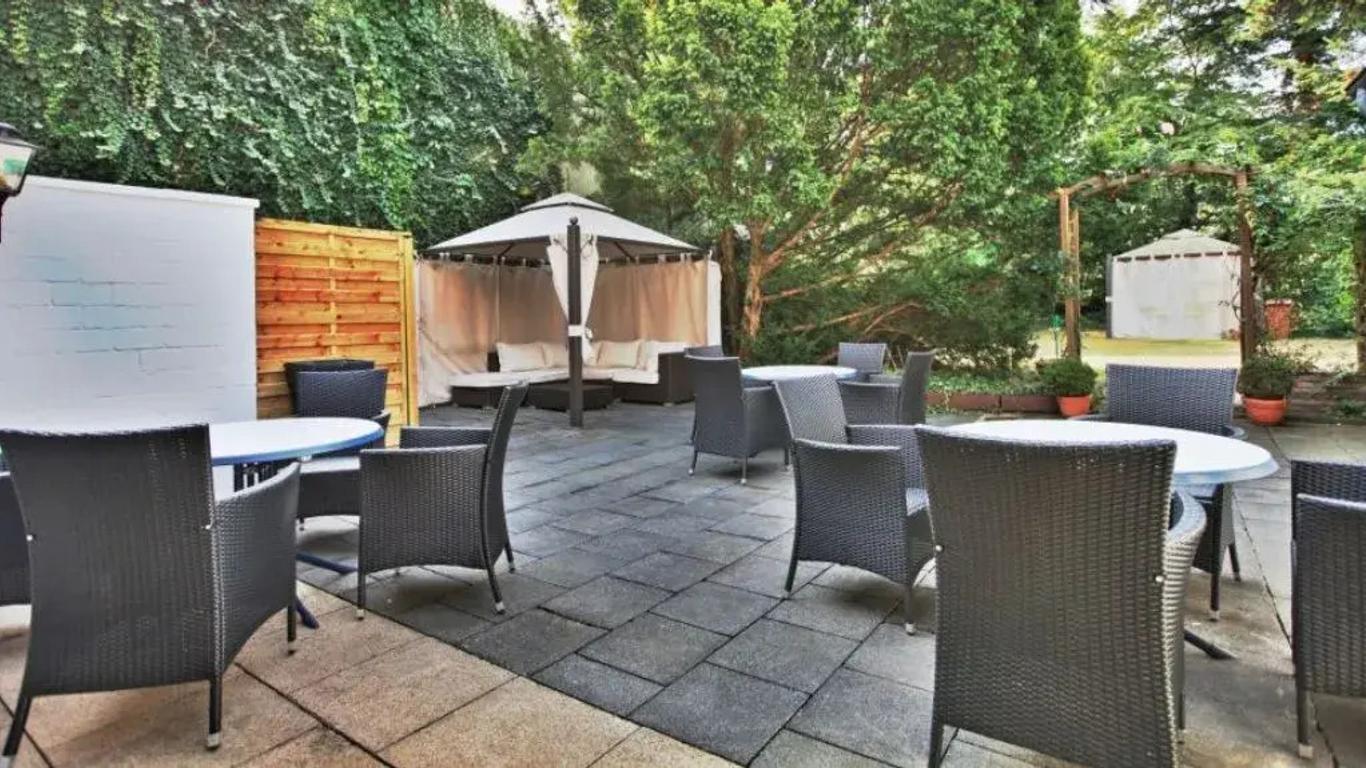 سنترالٕ هوتوتل ترويسدورف