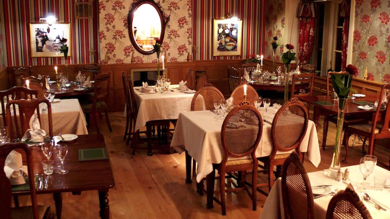 The Red Lion & Manor House