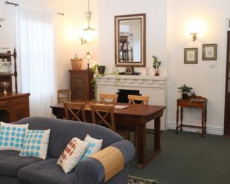 Elendar Morpeth Circa 1890 - Morpeth - Living room
